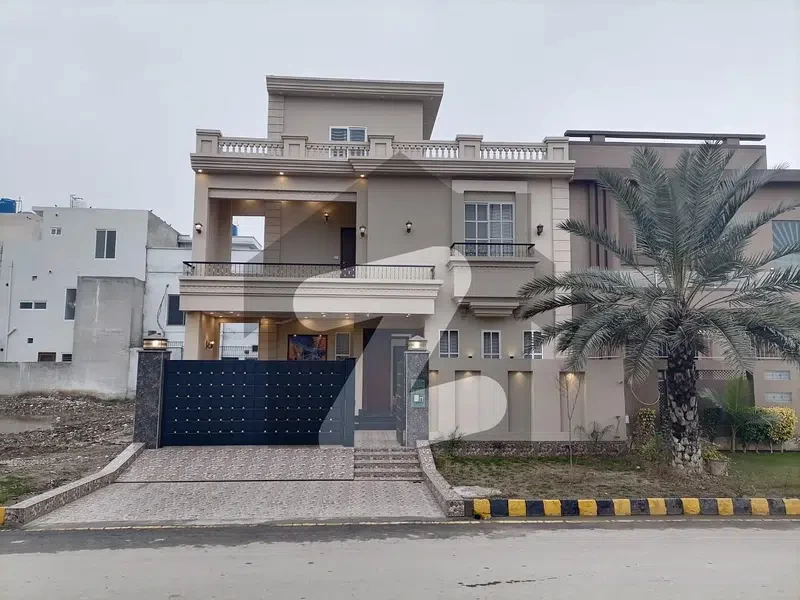Prime Location 10 Marla Beautiful Brand New house for sale in City Housing Gujranwala on Main Bulevard